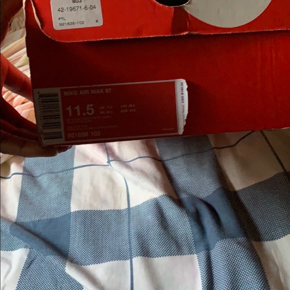 White and green and pink nike - Picture 2 of 3